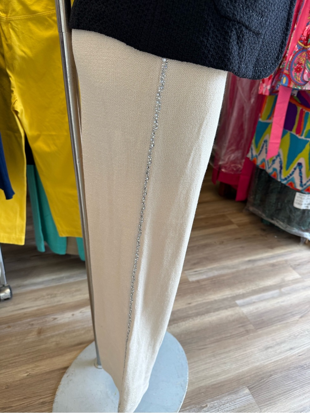 NWT St. John Evening vintage Cream Pencil pants with Silver crystal Side Trim-